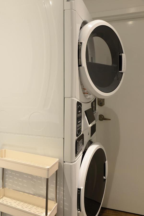 Ottawa Downtown Executive Apartment Retreat With Private Balcony Near Bank Street - Sleep Max 2 Εξωτερικό φωτογραφία